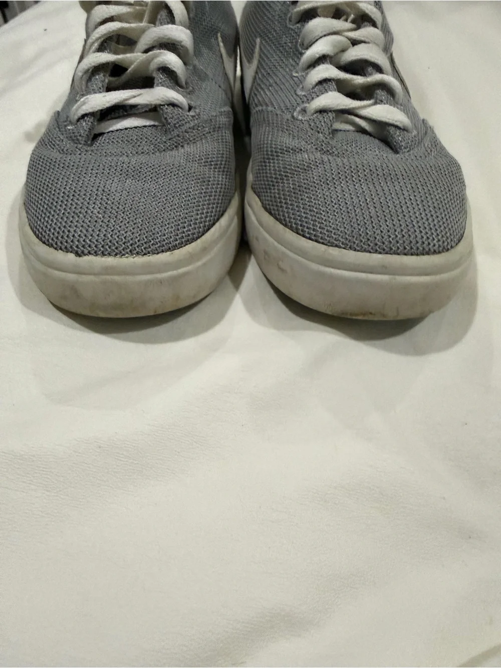 Nike Men’s Light Gray Mesh Lace-Up Sneakers